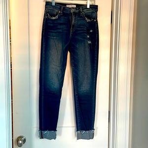 KanCan Jeans. Great condition. Mildly distressed. Size 26